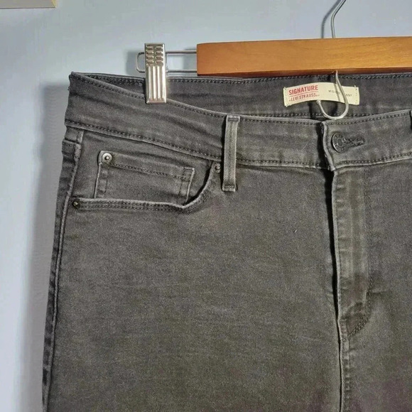 Signature by Levi Strauss Size 16 Classic Black Mid Rise Skinny Dark Wash Jeans - Picture 2 of 11